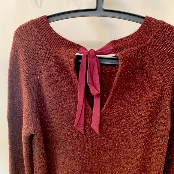 Abercrombie and Fitch Size small Burgundy sweater. - Picture 3 of 3